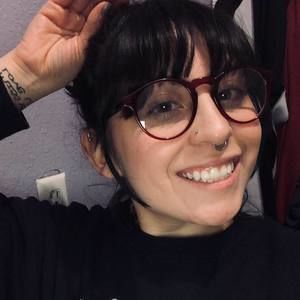 Meet your Posher, Izzy